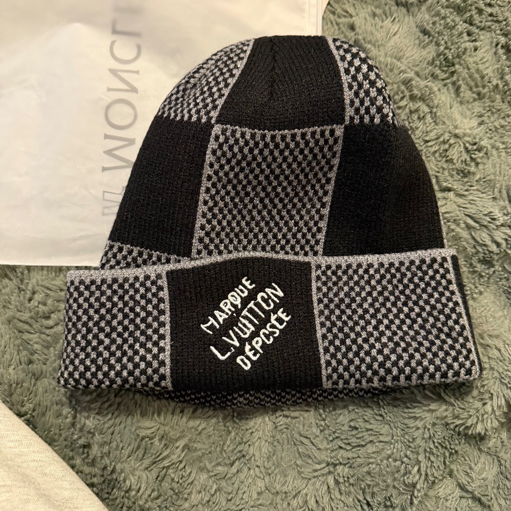 LV  beanie